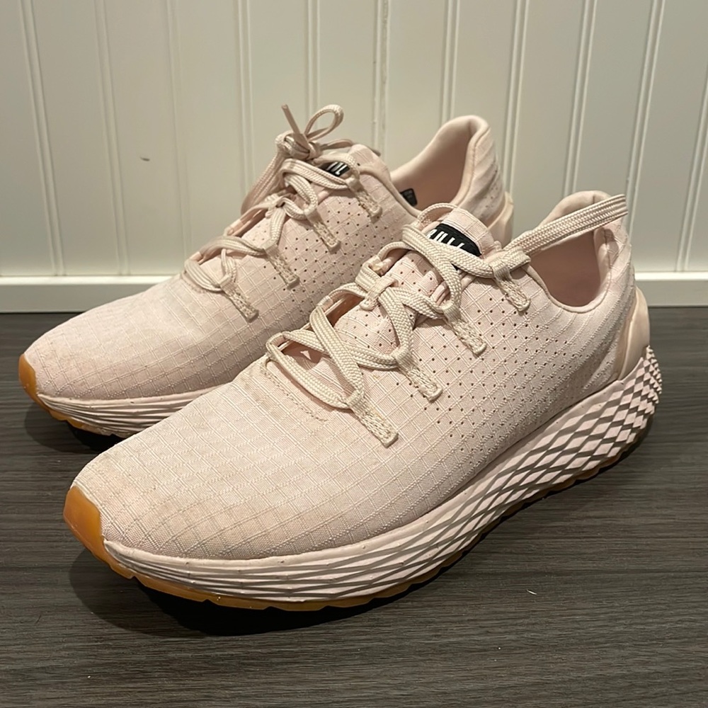 NO BULL size 9